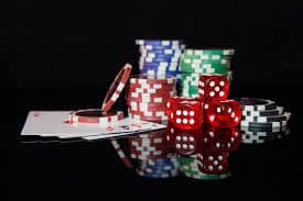 Meja permainan Live Casino dengan dealer interaktif di bmwslot88